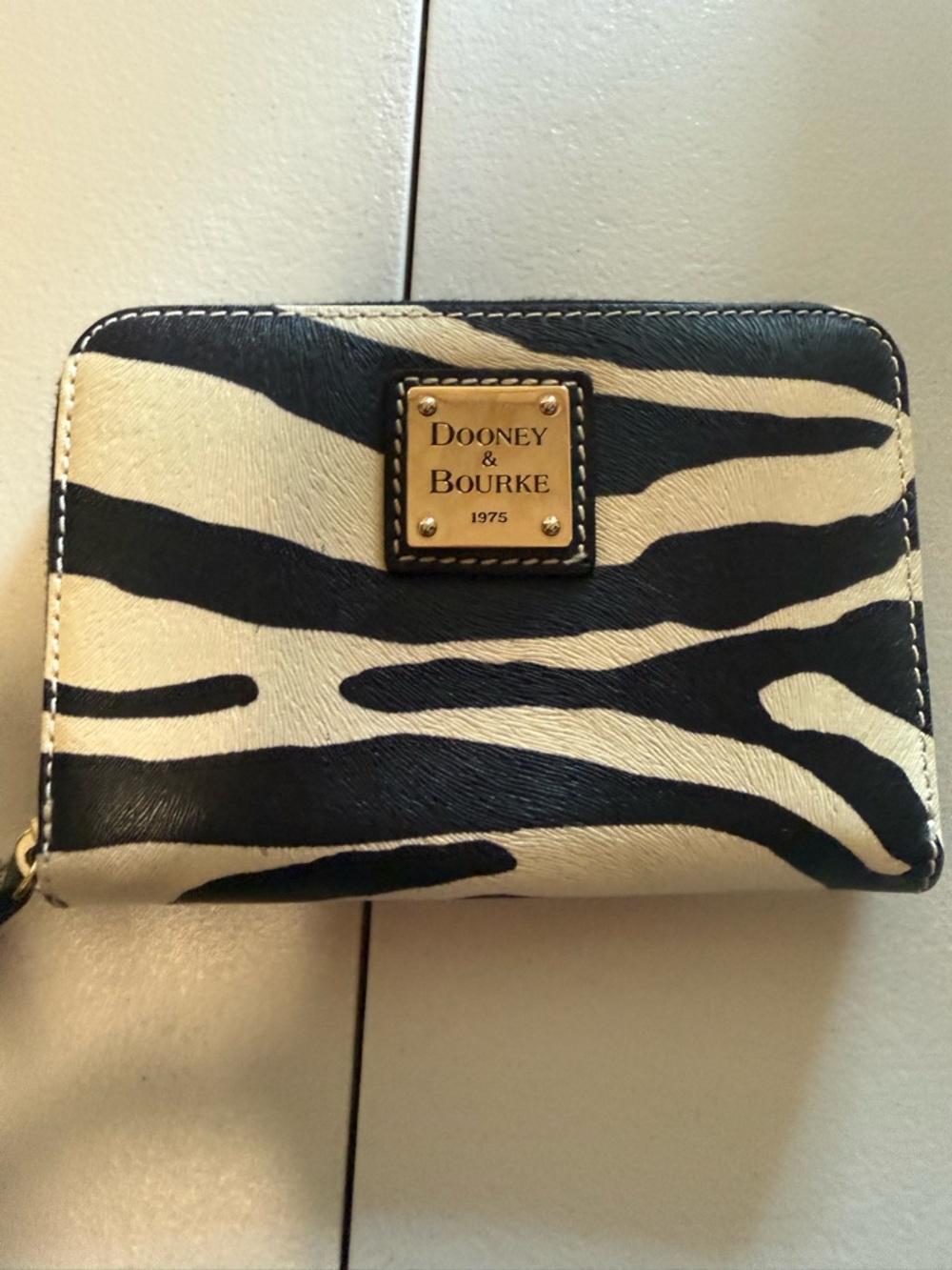 Dooney & Bourke Black and Cream Zebra accordion Compact Wallet with Logo Plaque - Picture 12 of 12